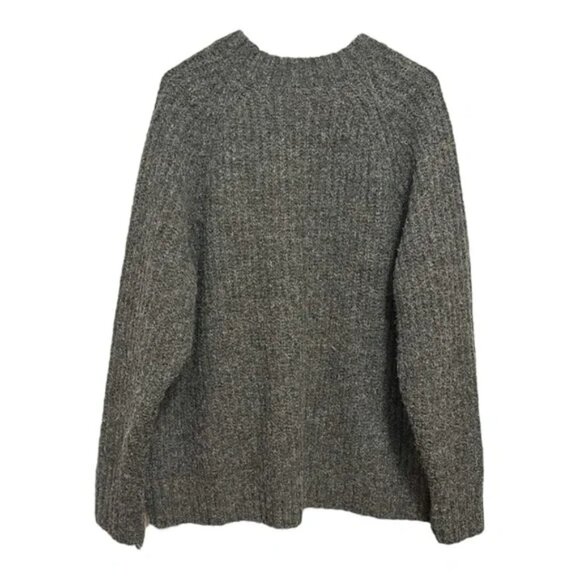 UNIQLO Crew Neck 8% Wool Sweater - Picture 2 of 5